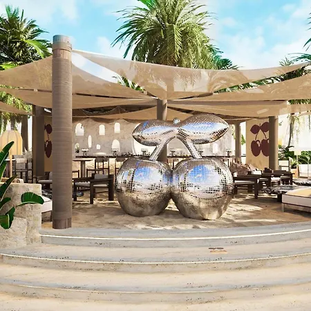 デスティーノ パチャ ホテル Playa De Talamanca